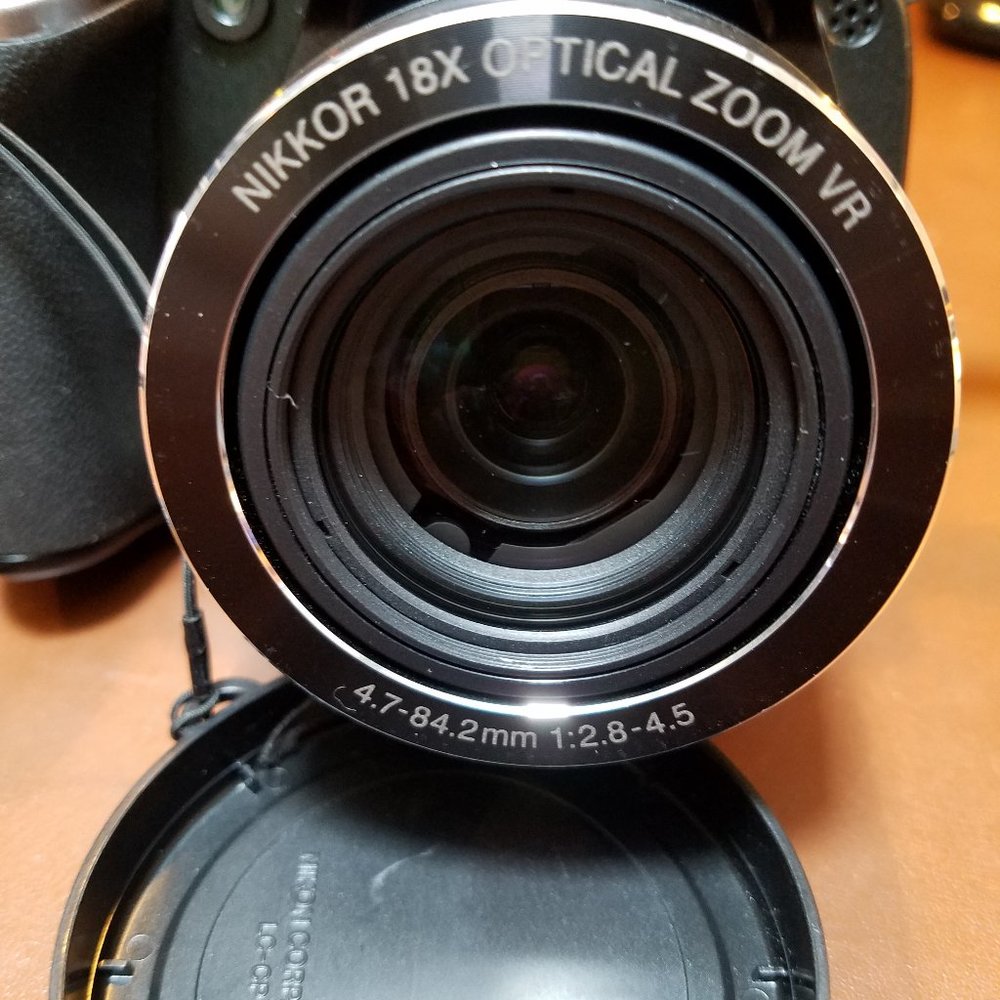 Nikon - Picture 3 of 7